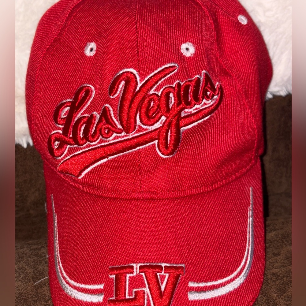 Men’s hat Red Las‎ Vegas trucker hat SnapBack, excellent cond!#redhat#Lasvegas